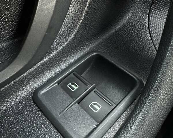 Черный Шкода Фабия, объемом двигателя 1.39 л и пробегом 172 тыс. км за 5999 $, фото 30 на Automoto.ua