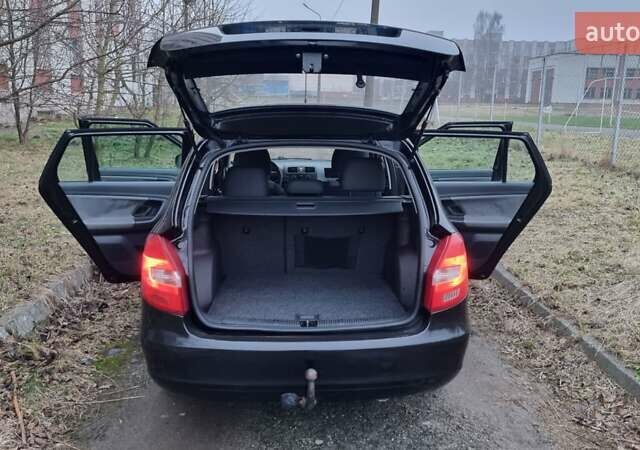 Черный Шкода Фабия, объемом двигателя 1.42 л и пробегом 248 тыс. км за 5000 $, фото 1 на Automoto.ua