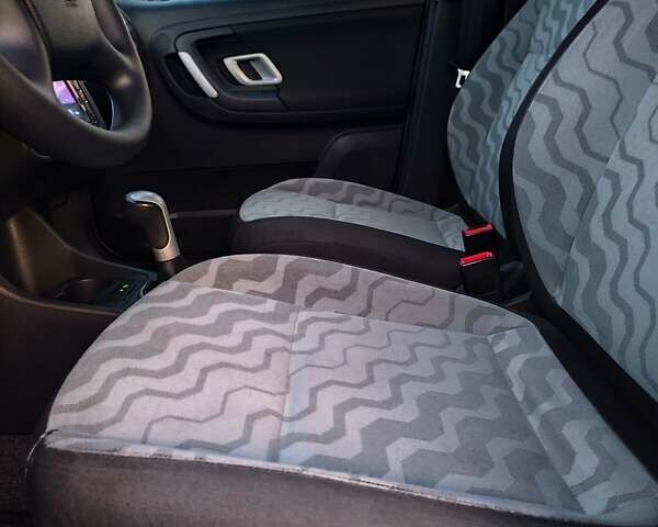 Черный Шкода Фабия, объемом двигателя 1.4 л и пробегом 197 тыс. км за 5800 $, фото 29 на Automoto.ua