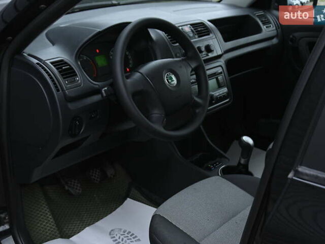 Шкода Фабия 2009 в Бердичеве на Automoto.ua Черный Шкода Фабия, объемом двигателя 1.39 л и пробегом 205 тыс. км за 5600 $, фото 19 на Automoto.ua