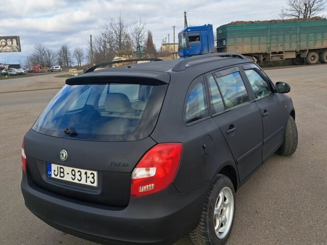 Черный Шкода Фабия, объемом двигателя 0 л и пробегом 400 тыс. км за 2550 $, фото 4 на Automoto.ua