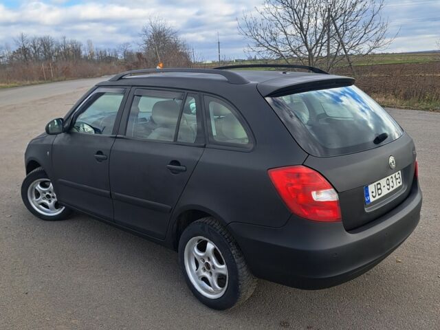 Черный Шкода Фабия, объемом двигателя 0 л и пробегом 400 тыс. км за 2550 $, фото 7 на Automoto.ua