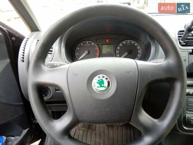 Черный Шкода Фабия, объемом двигателя 1.2 л и пробегом 192 тыс. км за 4250 $, фото 13 на Automoto.ua