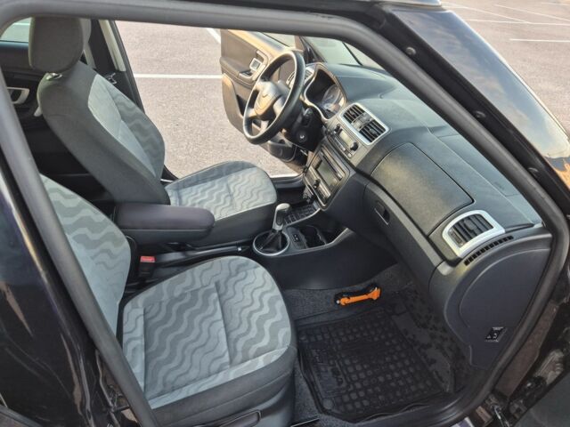 Чорний Шкода Фабія, об'ємом двигуна 1.2 л та пробігом 354 тис. км за 4999 $, фото 13 на Automoto.ua