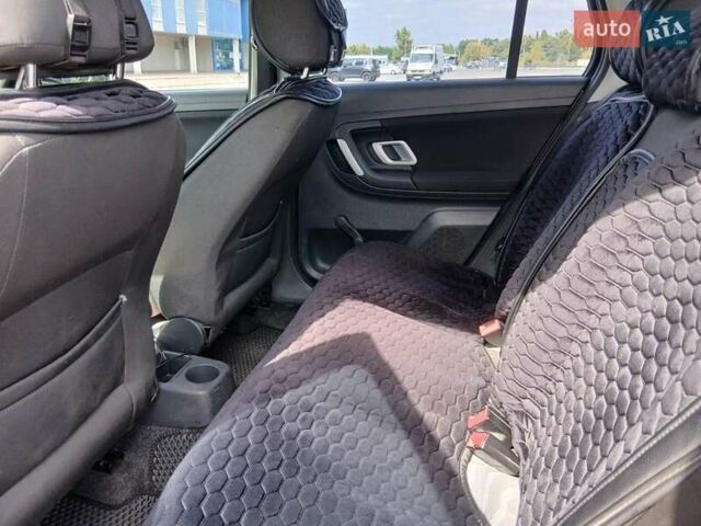 Чорний Шкода Фабія, об'ємом двигуна 1.39 л та пробігом 247 тис. км за 5200 $, фото 11 на Automoto.ua
