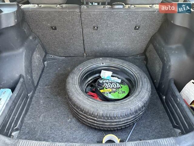 Черный Шкода Фабия, объемом двигателя 1.2 л и пробегом 264 тыс. км за 4250 $, фото 6 на Automoto.ua