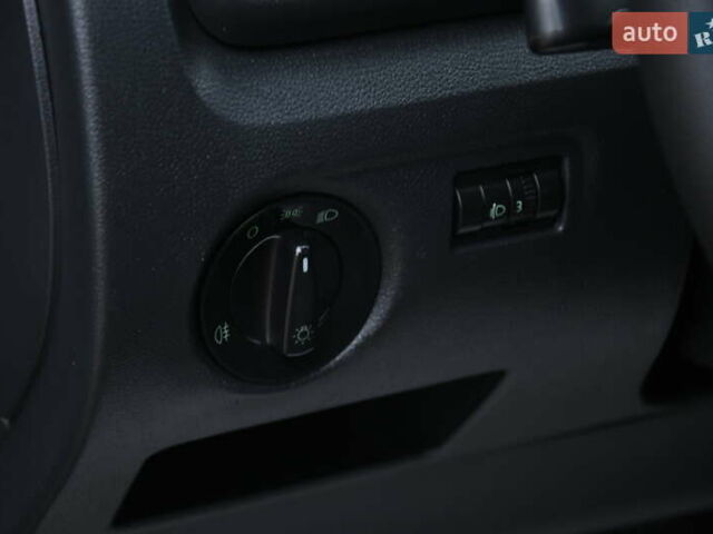 Черный Шкода Фабия, объемом двигателя 1.39 л и пробегом 205 тыс. км за 5499 $, фото 21 на Automoto.ua