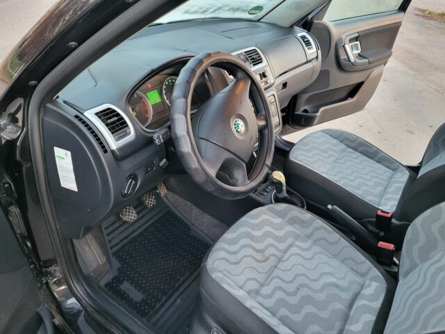 Чорний Шкода Фабія, об'ємом двигуна 1.4 л та пробігом 330 тис. км за 4200 $, фото 6 на Automoto.ua