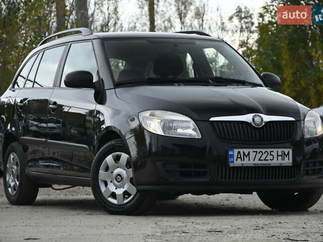 Черный Шкода Фабия, объемом двигателя 1.39 л и пробегом 205 тыс. км за 5499 $, фото 1 на Automoto.ua