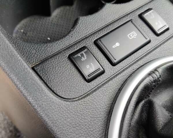 Черный Шкода Фабия, объемом двигателя 1.4 л и пробегом 201 тыс. км за 5750 $, фото 20 на Automoto.ua