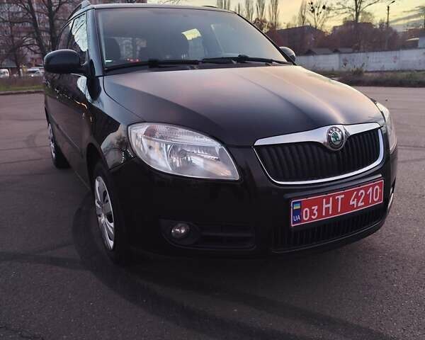 Черный Шкода Фабия, объемом двигателя 1.4 л и пробегом 197 тыс. км за 5800 $, фото 4 на Automoto.ua