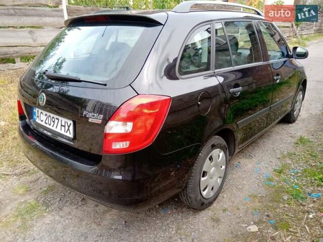 Черный Шкода Фабия, объемом двигателя 1.2 л и пробегом 192 тыс. км за 4250 $, фото 4 на Automoto.ua