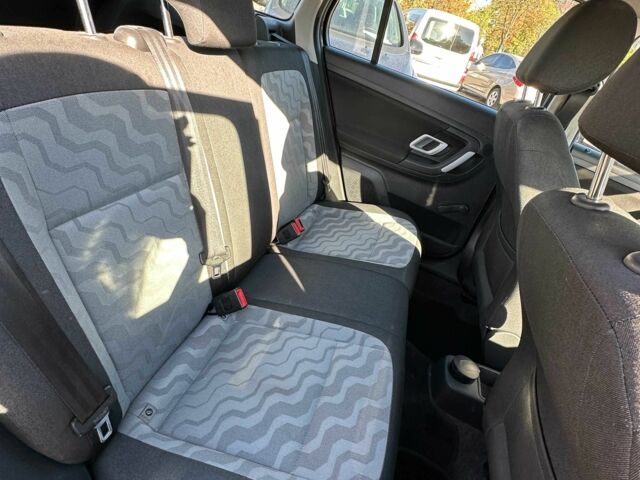 Чорний Шкода Фабія, об'ємом двигуна 1.4 л та пробігом 240 тис. км за 5500 $, фото 3 на Automoto.ua