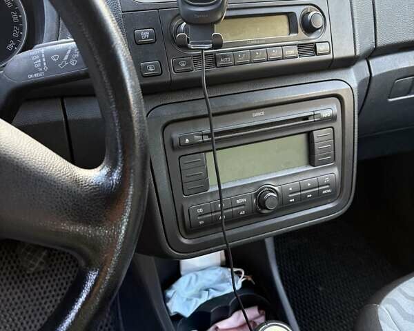 Черный Шкода Фабия, объемом двигателя 1.2 л и пробегом 264 тыс. км за 4250 $, фото 14 на Automoto.ua