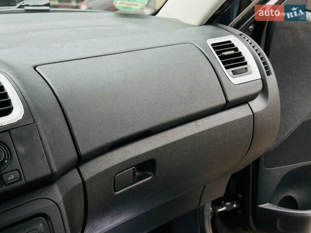 Черный Шкода Фабия, объемом двигателя 1.4 л и пробегом 175 тыс. км за 6300 $, фото 35 на Automoto.ua