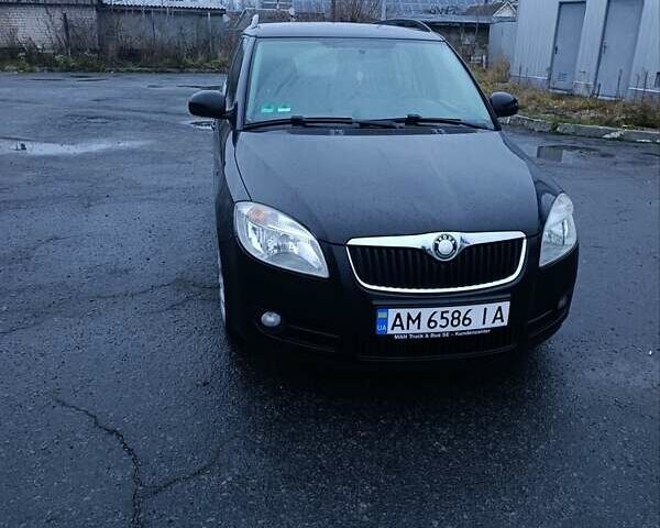 Черный Шкода Фабия, объемом двигателя 1.4 л и пробегом 205 тыс. км за 5999 $, фото 2 на Automoto.ua