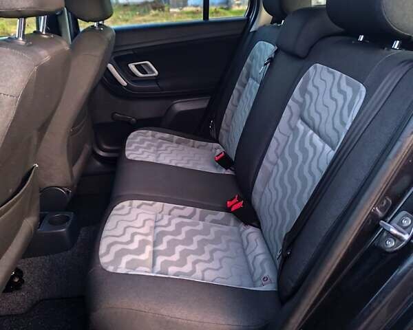 Черный Шкода Фабия, объемом двигателя 1.4 л и пробегом 197 тыс. км за 5800 $, фото 30 на Automoto.ua