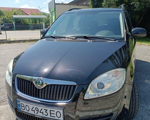 Черный Шкода Фабия, объемом двигателя 1.4 л и пробегом 142 тыс. км за 5450 $, фото 1 на Automoto.ua