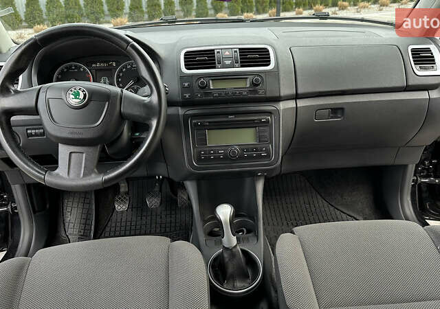 Черный Шкода Фабия, объемом двигателя 1.6 л и пробегом 205 тыс. км за 5800 $, фото 13 на Automoto.ua