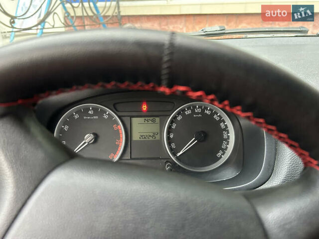 Черный Шкода Фабия, объемом двигателя 1.39 л и пробегом 202 тыс. км за 5750 $, фото 28 на Automoto.ua