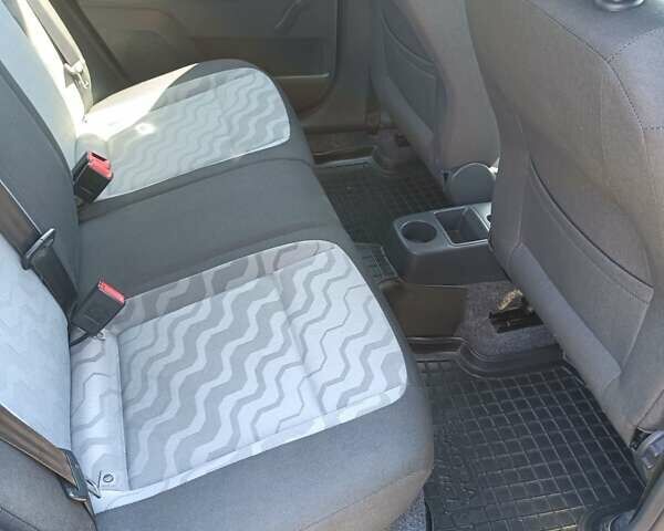 Черный Шкода Фабия, объемом двигателя 1.4 л и пробегом 142 тыс. км за 5450 $, фото 41 на Automoto.ua