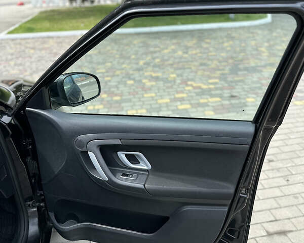 Черный Шкода Фабия, объемом двигателя 1.39 л и пробегом 225 тыс. км за 5650 $, фото 18 на Automoto.ua