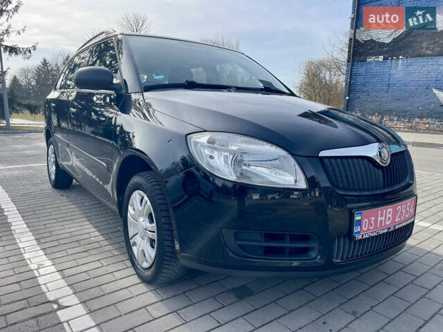 Черный Шкода Фабия, объемом двигателя 1.39 л и пробегом 180 тыс. км за 5000 $, фото 3 на Automoto.ua
