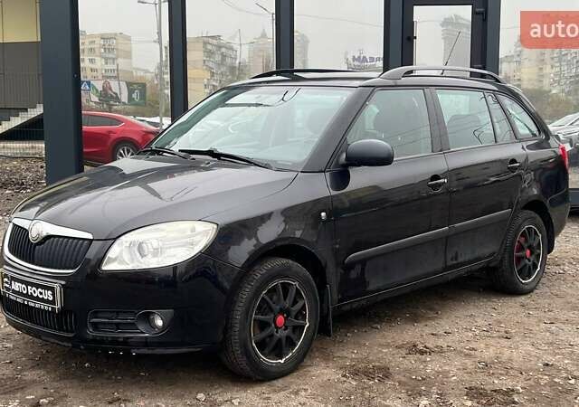 Чорний Шкода Фабія, об'ємом двигуна 1.39 л та пробігом 124 тис. км за 5490 $, фото 2 на Automoto.ua