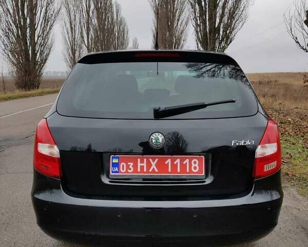 Черный Шкода Фабия, объемом двигателя 1.4 л и пробегом 201 тыс. км за 5750 $, фото 15 на Automoto.ua