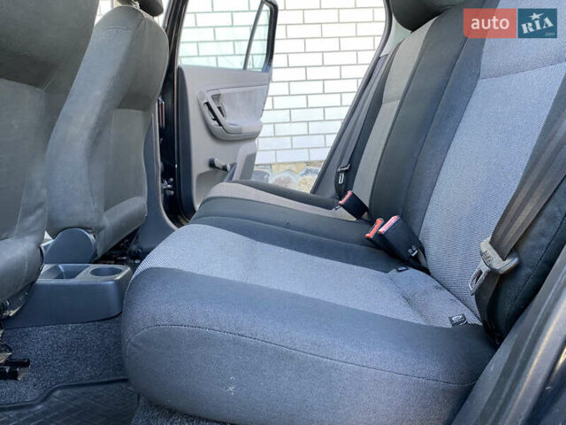 Черный Шкода Фабия, объемом двигателя 1.4 л и пробегом 295 тыс. км за 4350 $, фото 19 на Automoto.ua