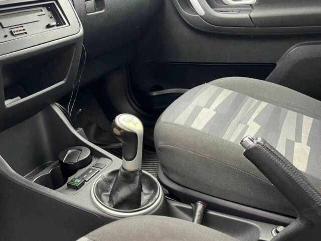 Черный Шкода Фабия, объемом двигателя 0 л и пробегом 124 тыс. км за 4990 $, фото 19 на Automoto.ua