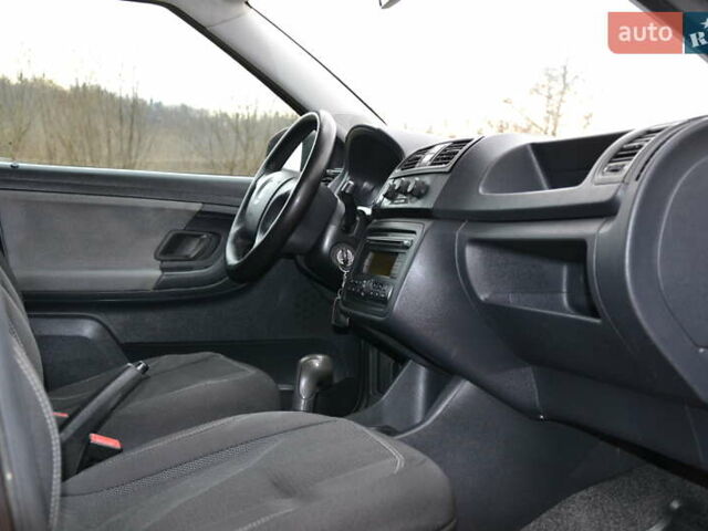 Черный Шкода Фабия, объемом двигателя 1.2 л и пробегом 190 тыс. км за 4700 $, фото 32 на Automoto.ua