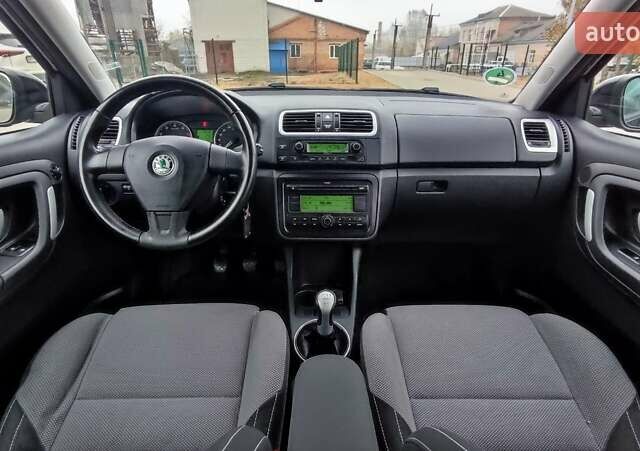Черный Шкода Фабия, объемом двигателя 1.6 л и пробегом 156 тыс. км за 6700 $, фото 16 на Automoto.ua