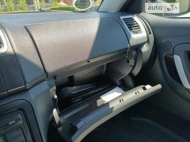 Черный Шкода Фабия, объемом двигателя 1.4 л и пробегом 142 тыс. км за 5450 $, фото 31 на Automoto.ua