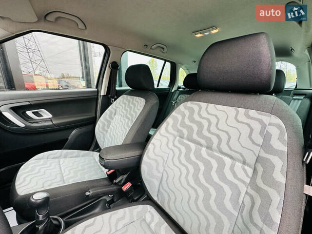 Черный Шкода Фабия, объемом двигателя 1.4 л и пробегом 175 тыс. км за 6300 $, фото 17 на Automoto.ua