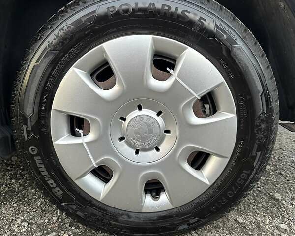 Чорний Шкода Фабія, об'ємом двигуна 1.39 л та пробігом 172 тис. км за 5999 $, фото 6 на Automoto.ua