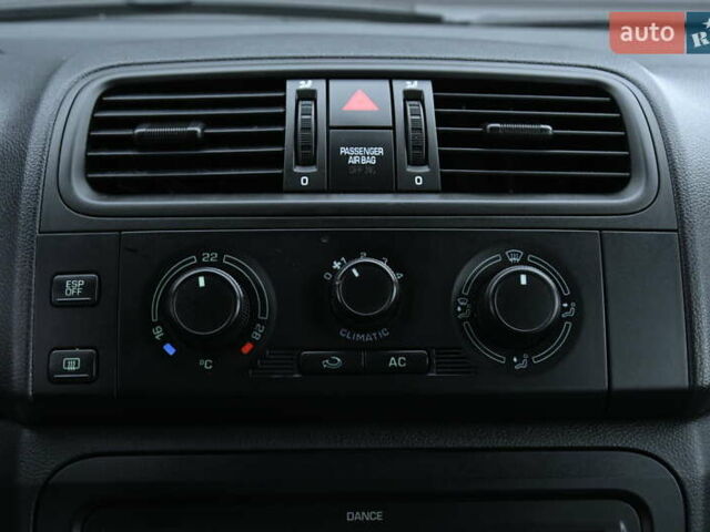 Черный Шкода Фабия, объемом двигателя 1.39 л и пробегом 205 тыс. км за 5499 $, фото 23 на Automoto.ua