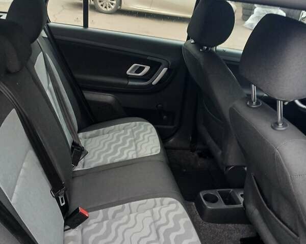 Черный Шкода Фабия, объемом двигателя 1.4 л и пробегом 194 тыс. км за 5500 $, фото 5 на Automoto.ua