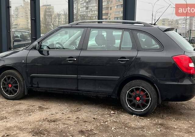 Чорний Шкода Фабія, об'ємом двигуна 1.39 л та пробігом 124 тис. км за 5490 $, фото 3 на Automoto.ua