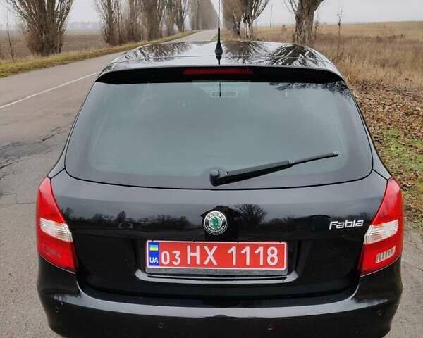 Черный Шкода Фабия, объемом двигателя 1.4 л и пробегом 201 тыс. км за 5750 $, фото 3 на Automoto.ua