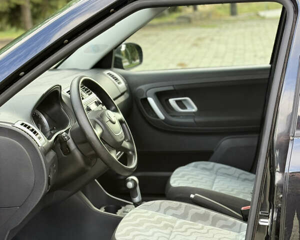 Чорний Шкода Фабія, об'ємом двигуна 1.6 л та пробігом 244 тис. км за 6900 $, фото 15 на Automoto.ua
