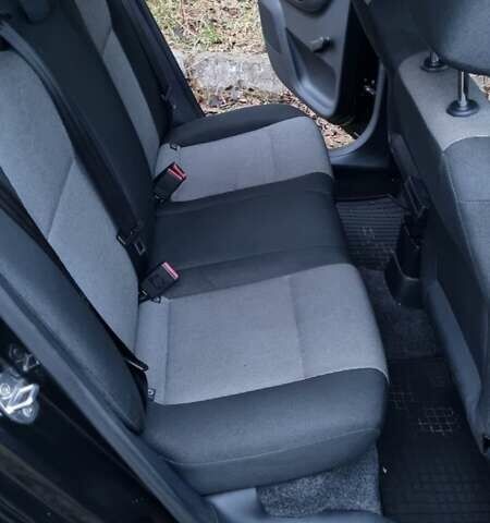 Черный Шкода Фабия, объемом двигателя 1.42 л и пробегом 248 тыс. км за 5000 $, фото 18 на Automoto.ua