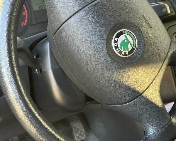 Чорний Шкода Фабія, об'ємом двигуна 1.2 л та пробігом 257 тис. км за 4400 $, фото 25 на Automoto.ua