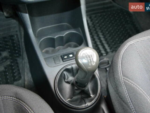 Черный Шкода Фабия, объемом двигателя 1.2 л и пробегом 190 тыс. км за 4700 $, фото 26 на Automoto.ua