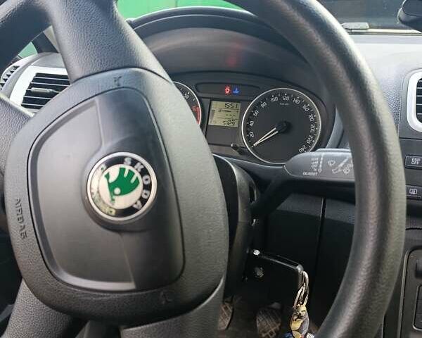 Черный Шкода Фабия, объемом двигателя 1.6 л и пробегом 190 тыс. км за 5800 $, фото 9 на Automoto.ua