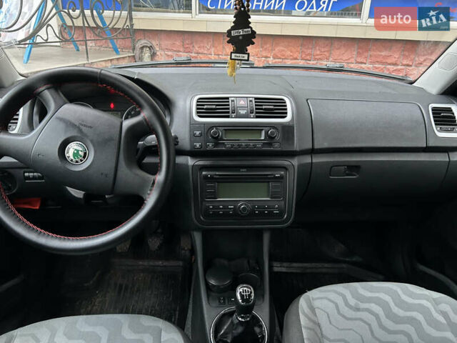 Черный Шкода Фабия, объемом двигателя 1.39 л и пробегом 202 тыс. км за 5750 $, фото 29 на Automoto.ua