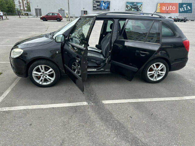 Черный Шкода Фабия, объемом двигателя 1.2 л и пробегом 220 тыс. км за 5390 $, фото 6 на Automoto.ua