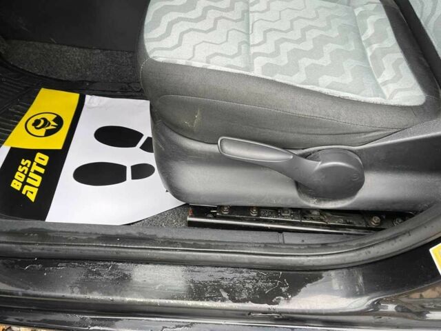 Чорний Шкода Фабія, об'ємом двигуна 1.2 л та пробігом 160 тис. км за 5500 $, фото 10 на Automoto.ua