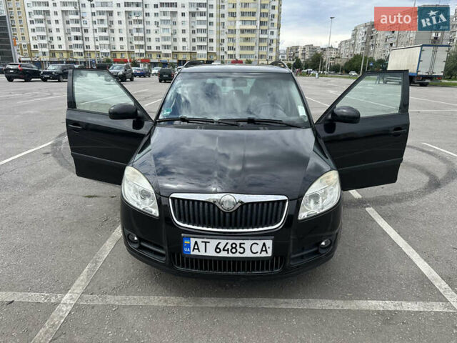 Черный Шкода Фабия, объемом двигателя 1.2 л и пробегом 220 тыс. км за 5390 $, фото 2 на Automoto.ua