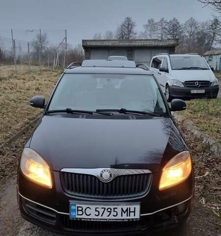 Черный Шкода Фабия, объемом двигателя 1.42 л и пробегом 248 тыс. км за 5000 $, фото 2 на Automoto.ua